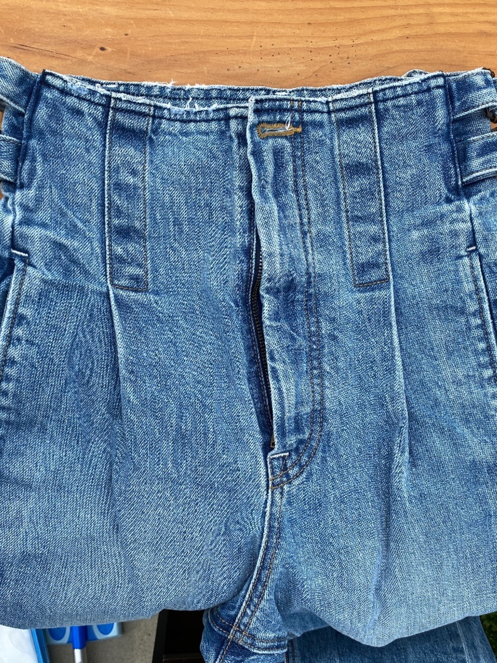 COLOVOS Vintage Buckle Jeans High Waisted Light Wash‎ Blue Tapered French Girl 0